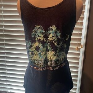 Foxys harbor grille Tank